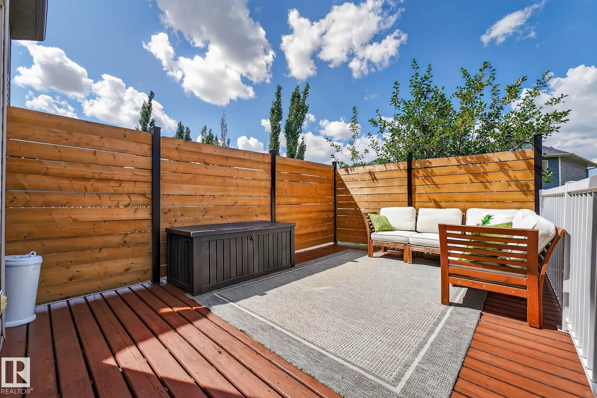 371 ASCOTT Crescent
