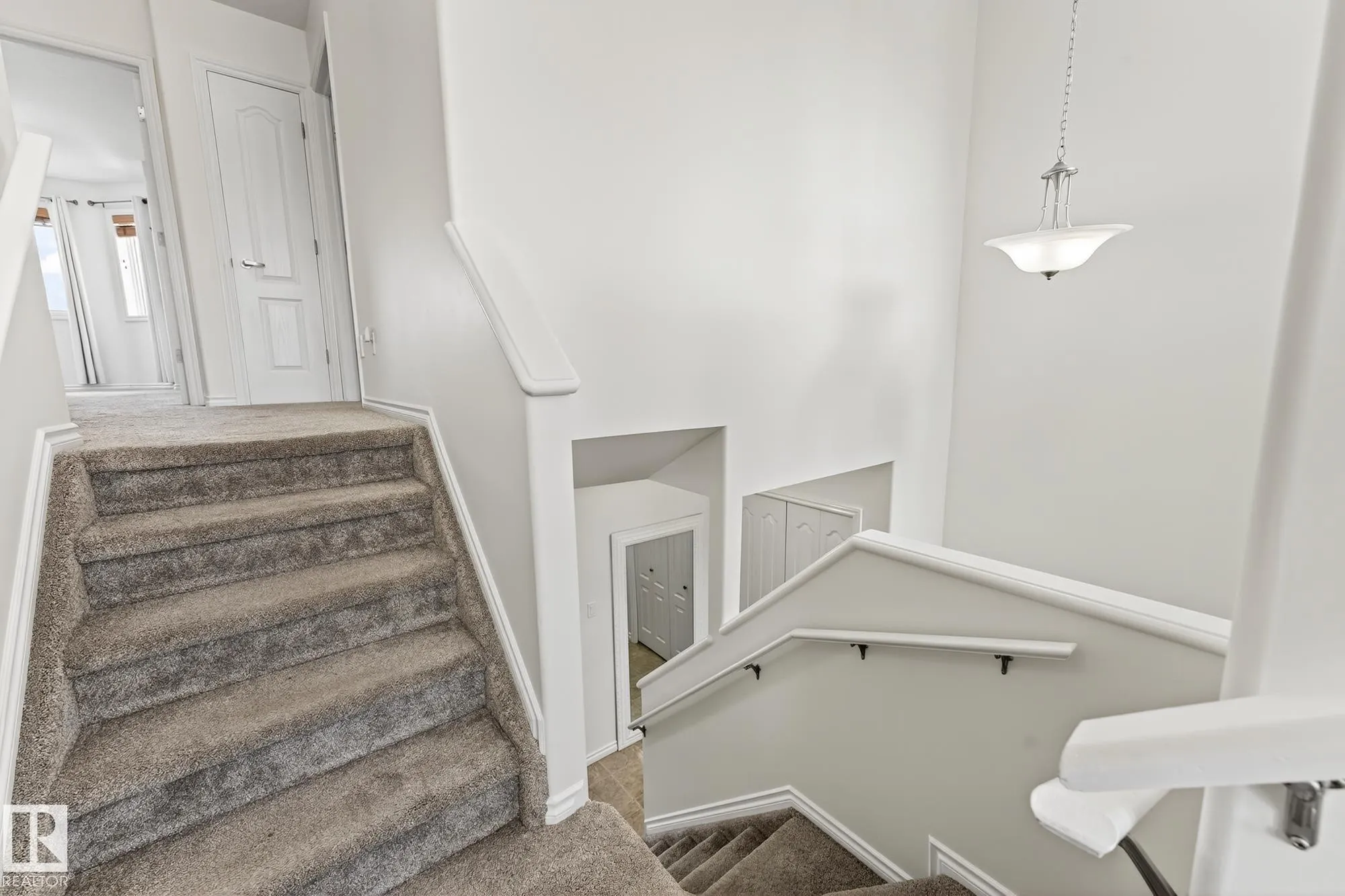 371 ASCOTT Crescent