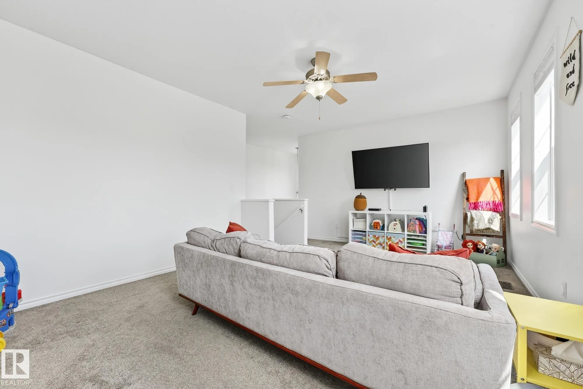 371 ASCOTT Crescent