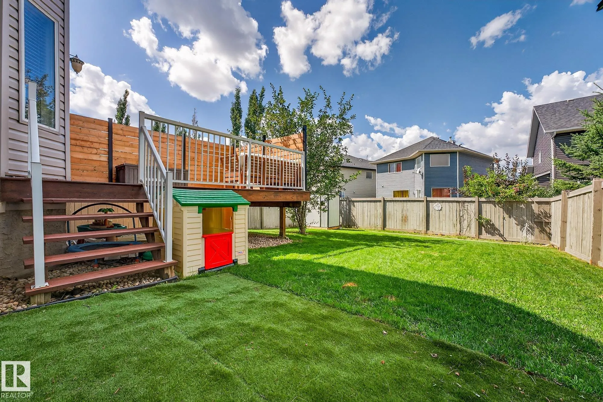 371 ASCOTT Crescent