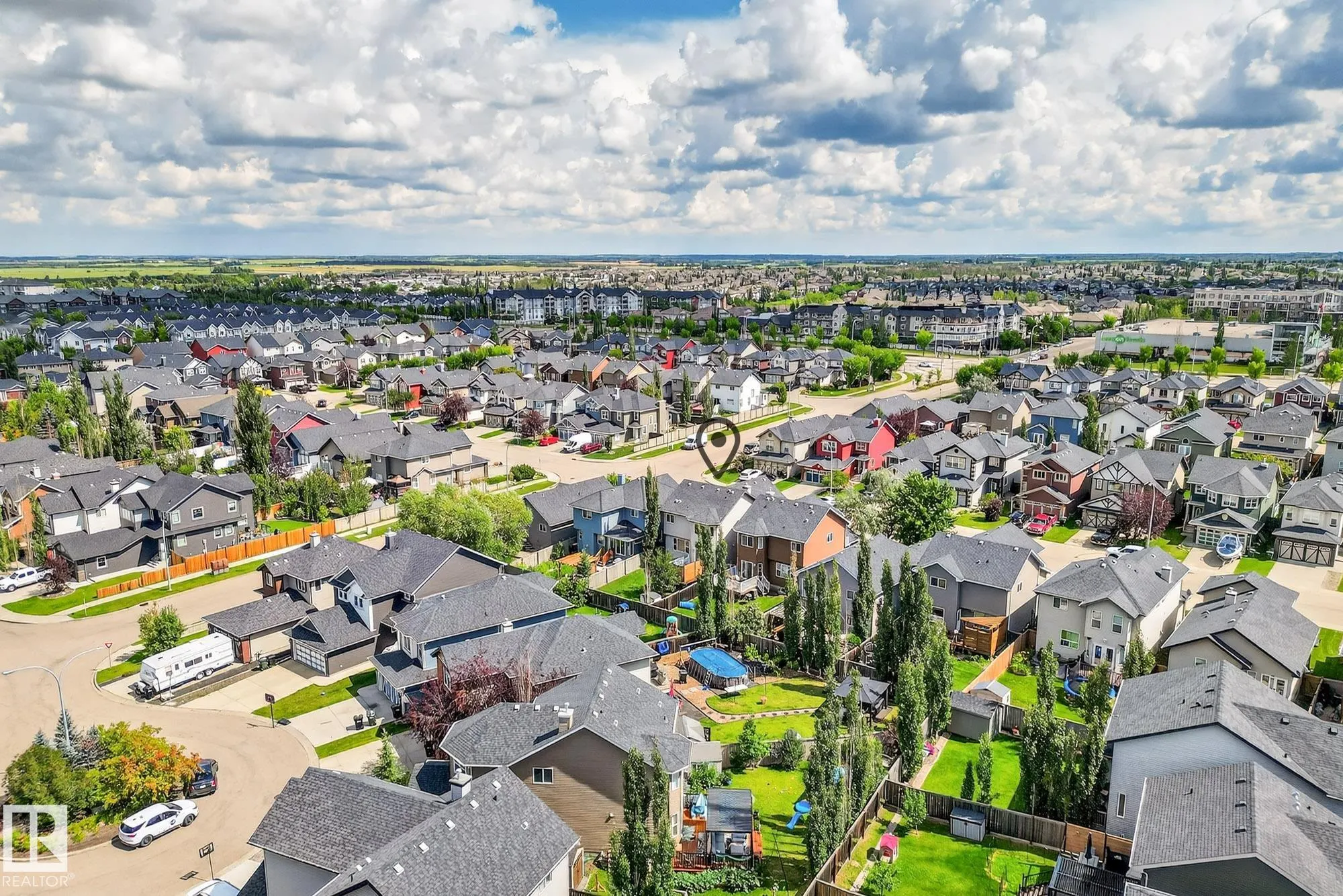 371 ASCOTT Crescent