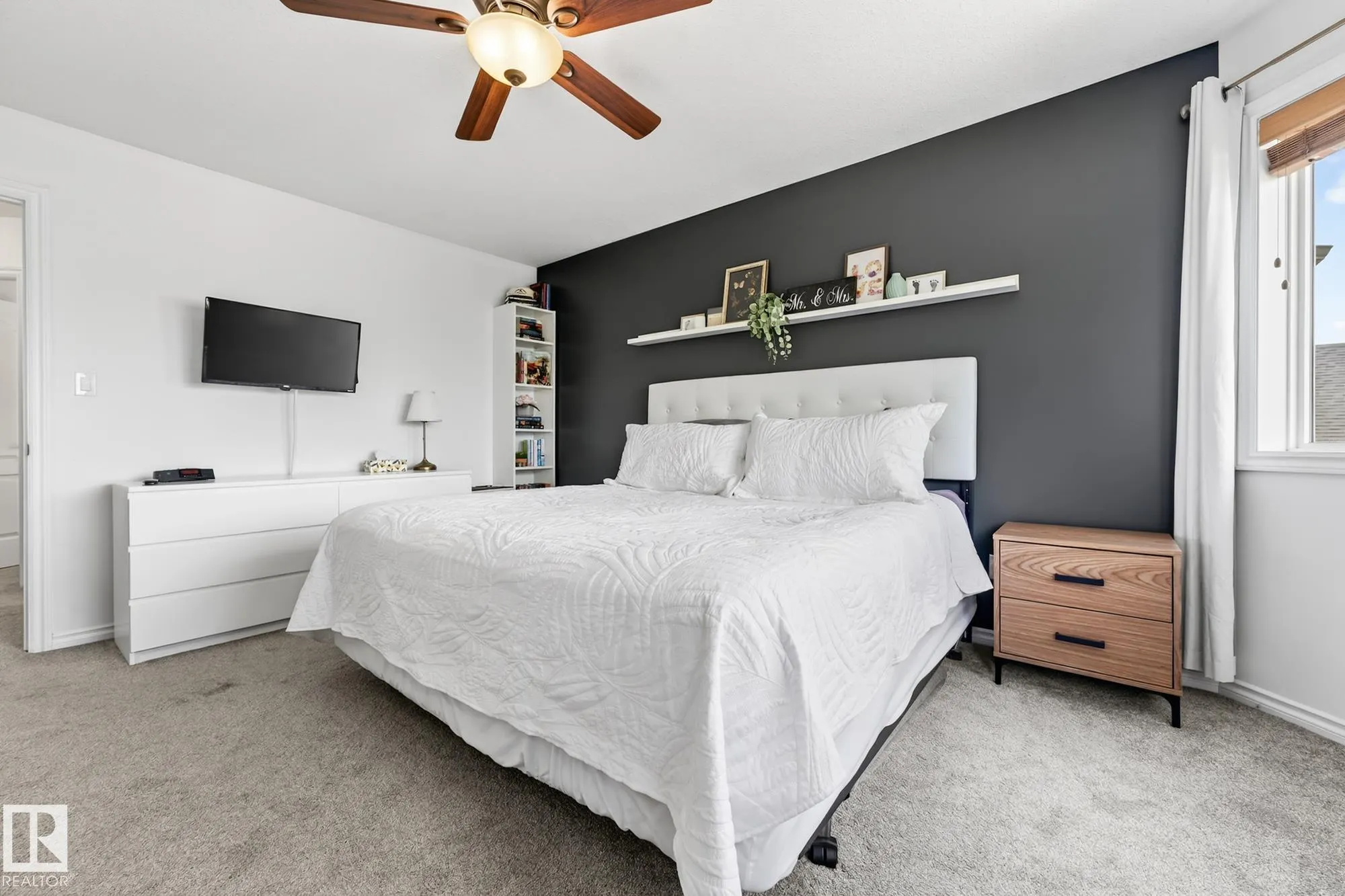 371 ASCOTT Crescent