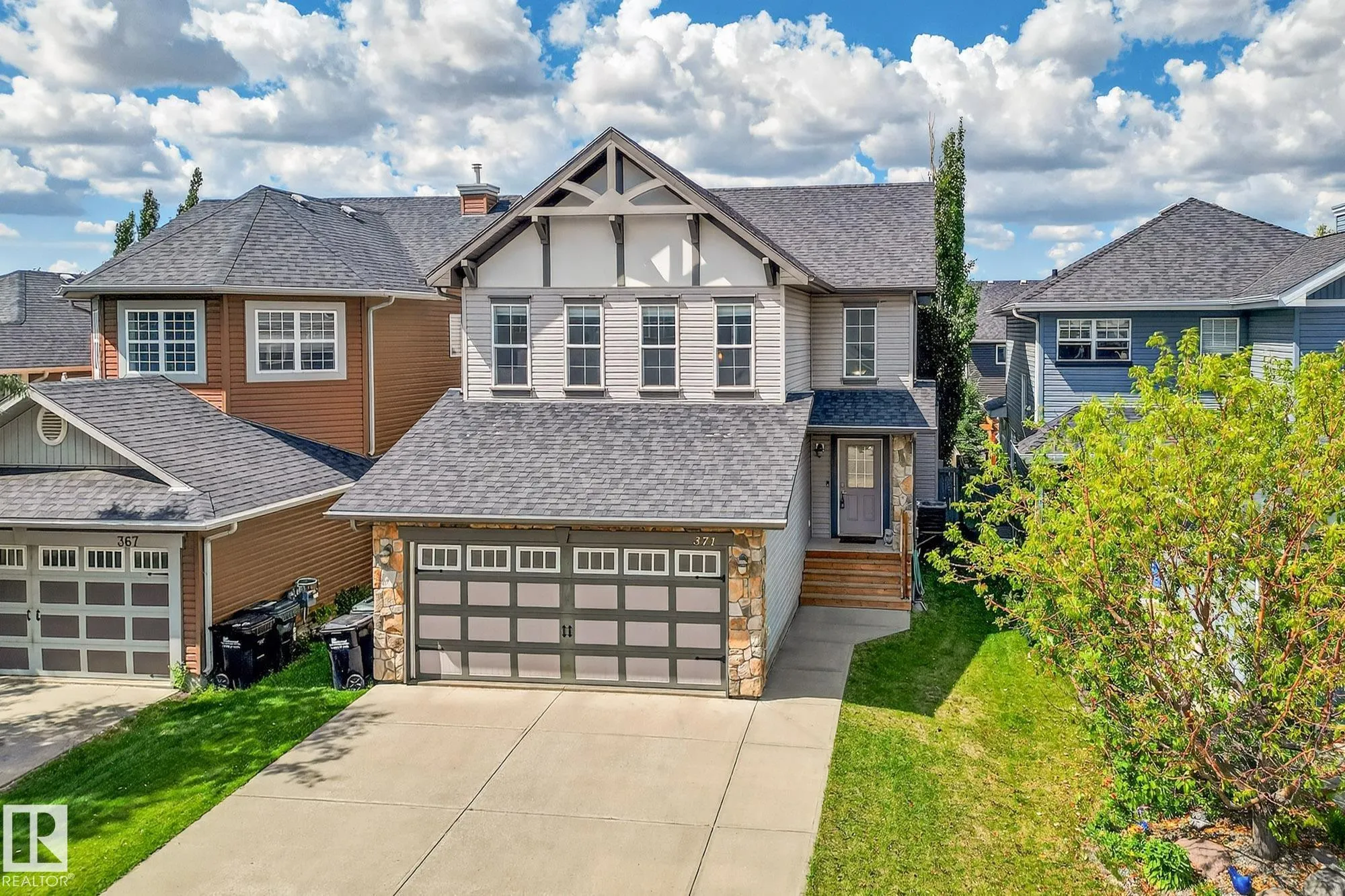 371 ASCOTT Crescent
