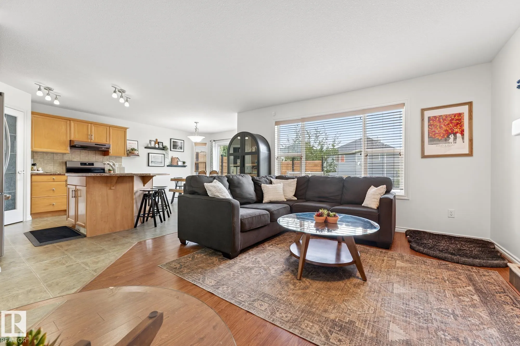 371 ASCOTT Crescent
