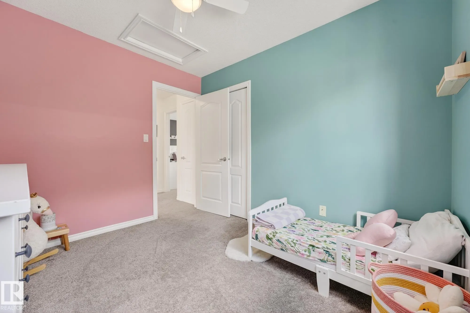 371 ASCOTT Crescent