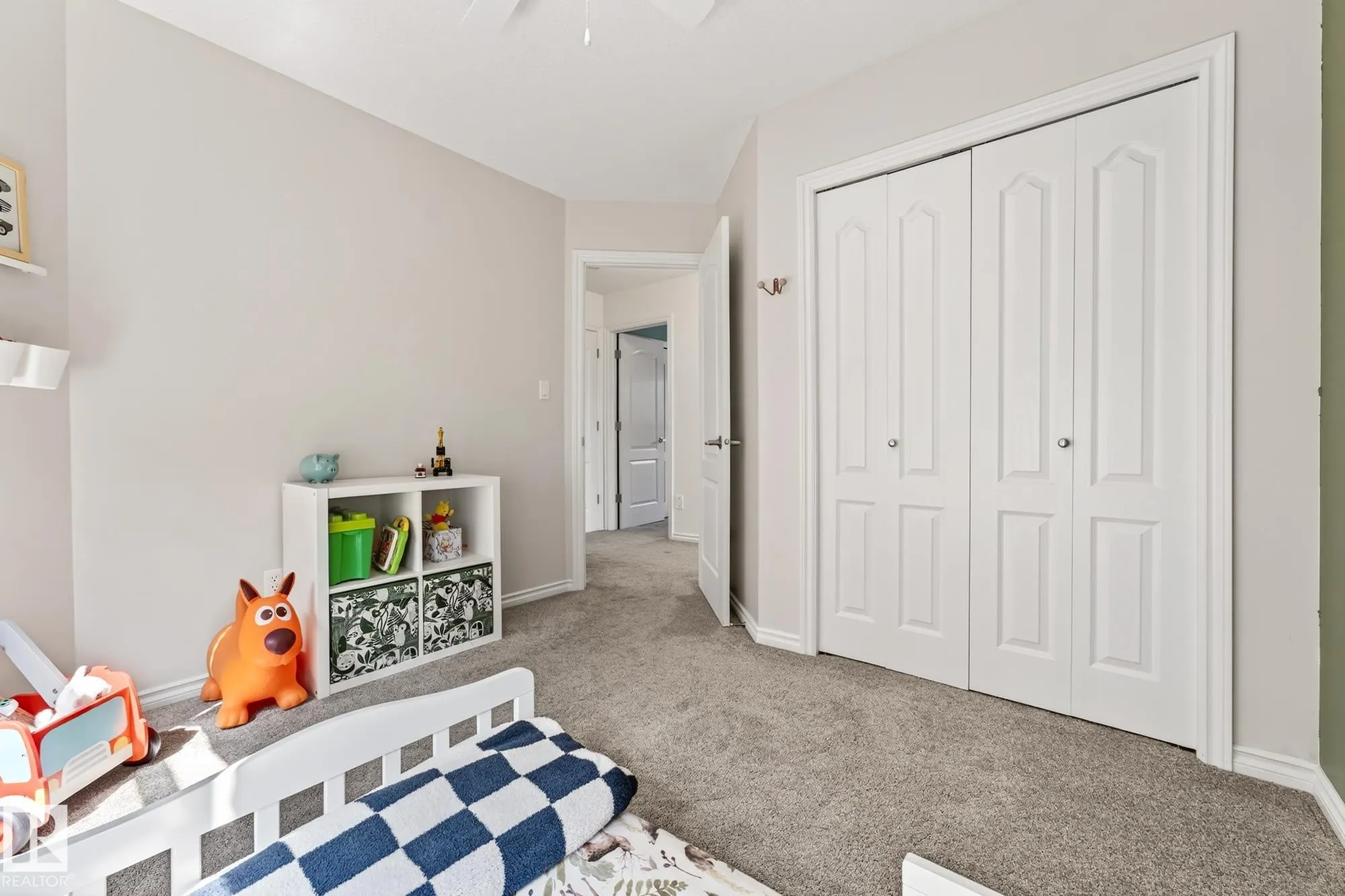371 ASCOTT Crescent