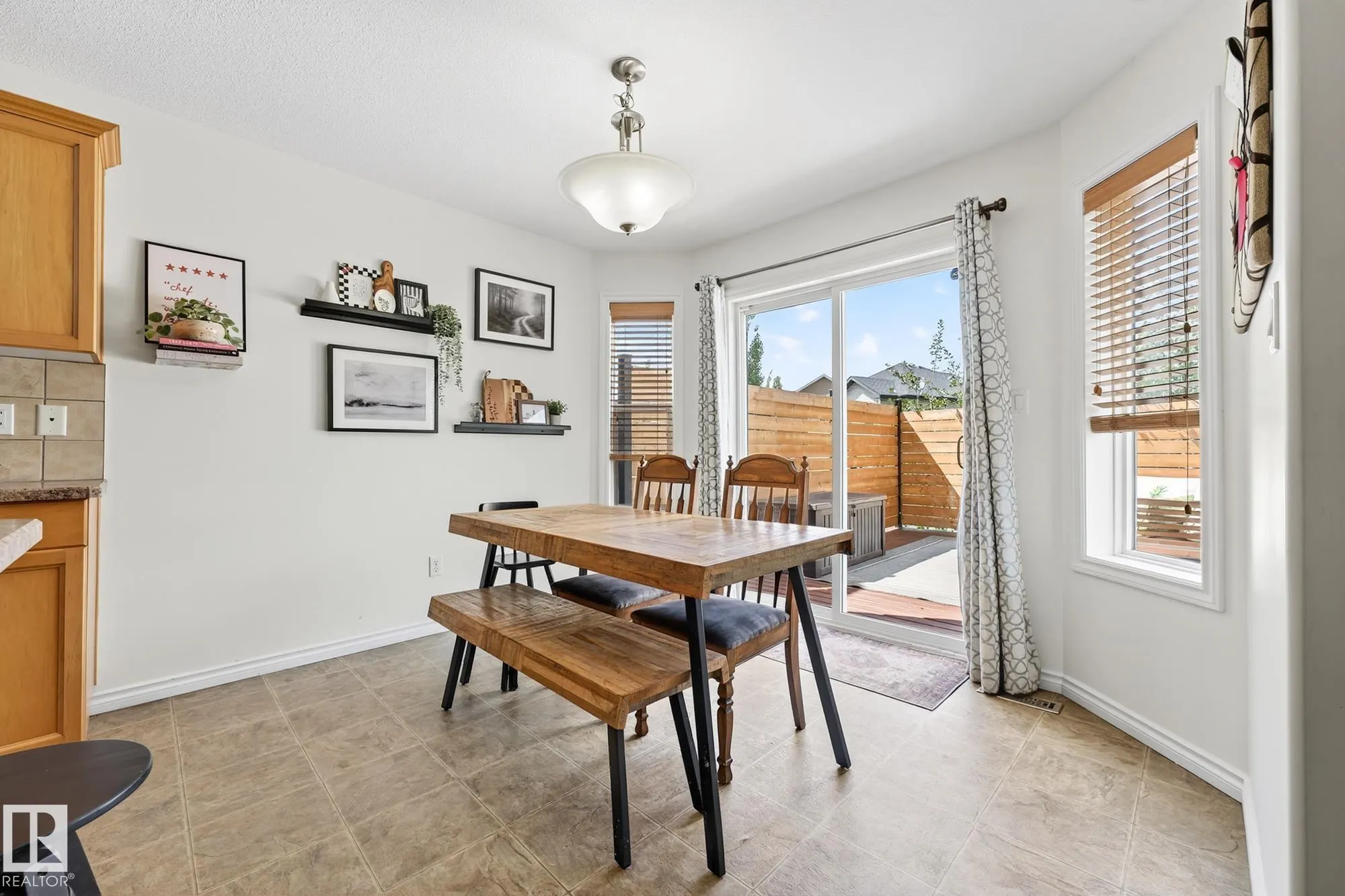 371 ASCOTT Crescent