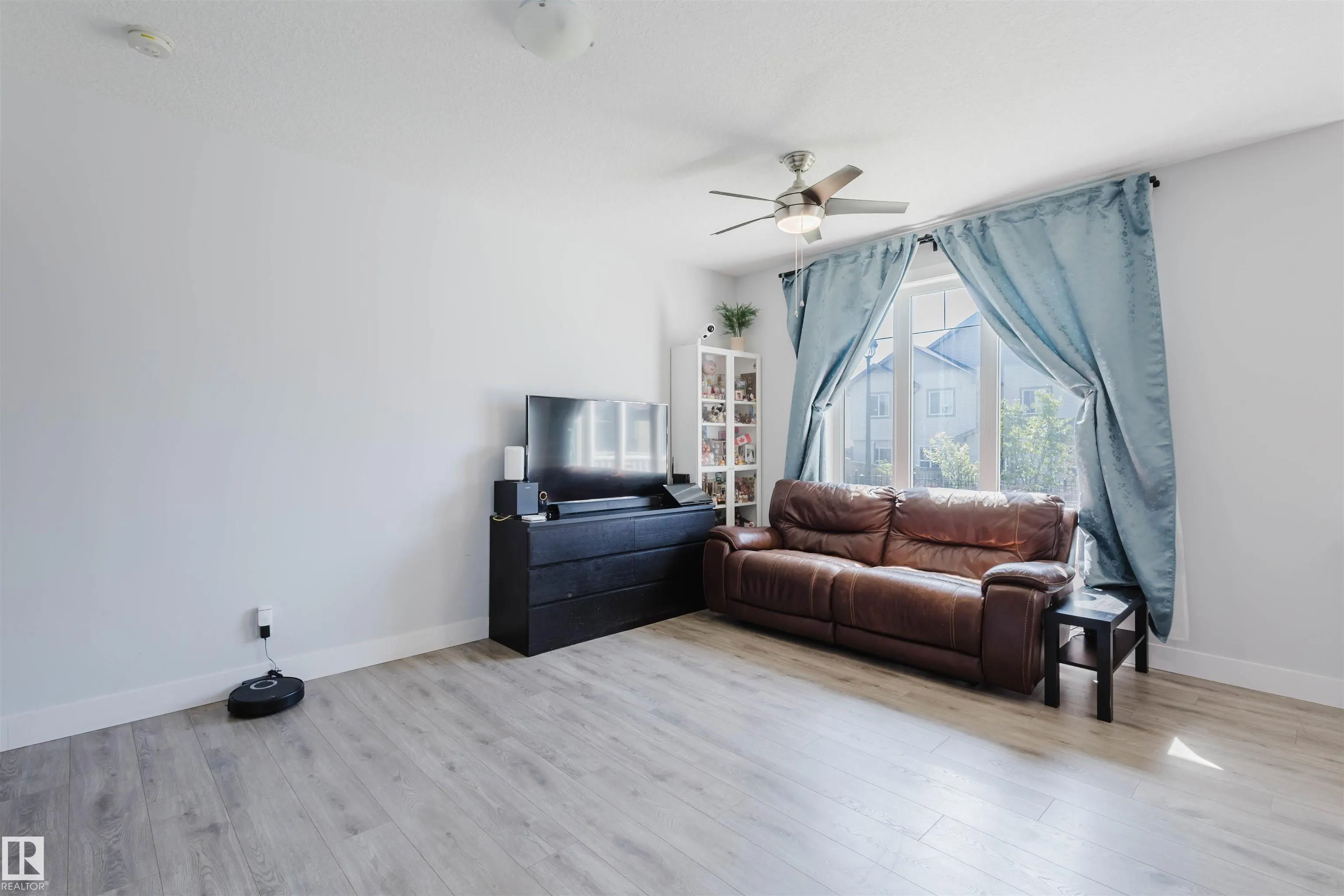 4835 WRIGHT Drive