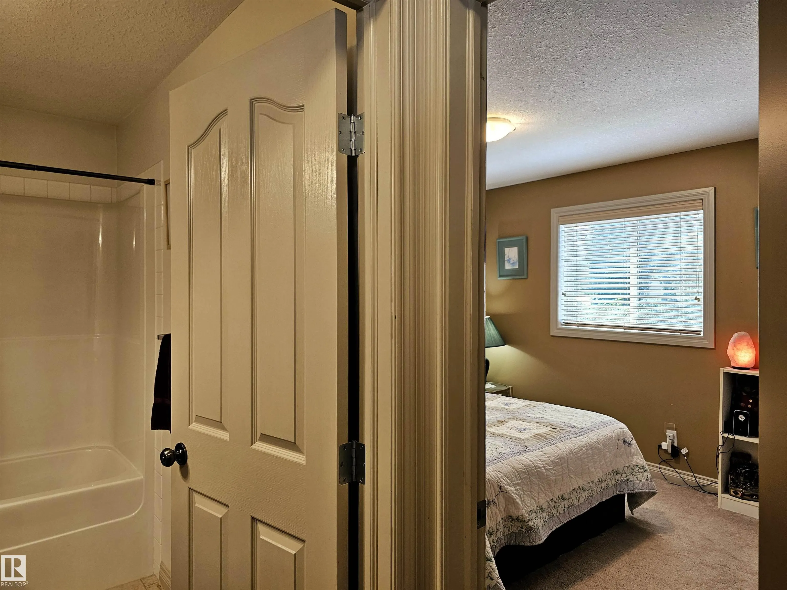 5 ALDERSON Close