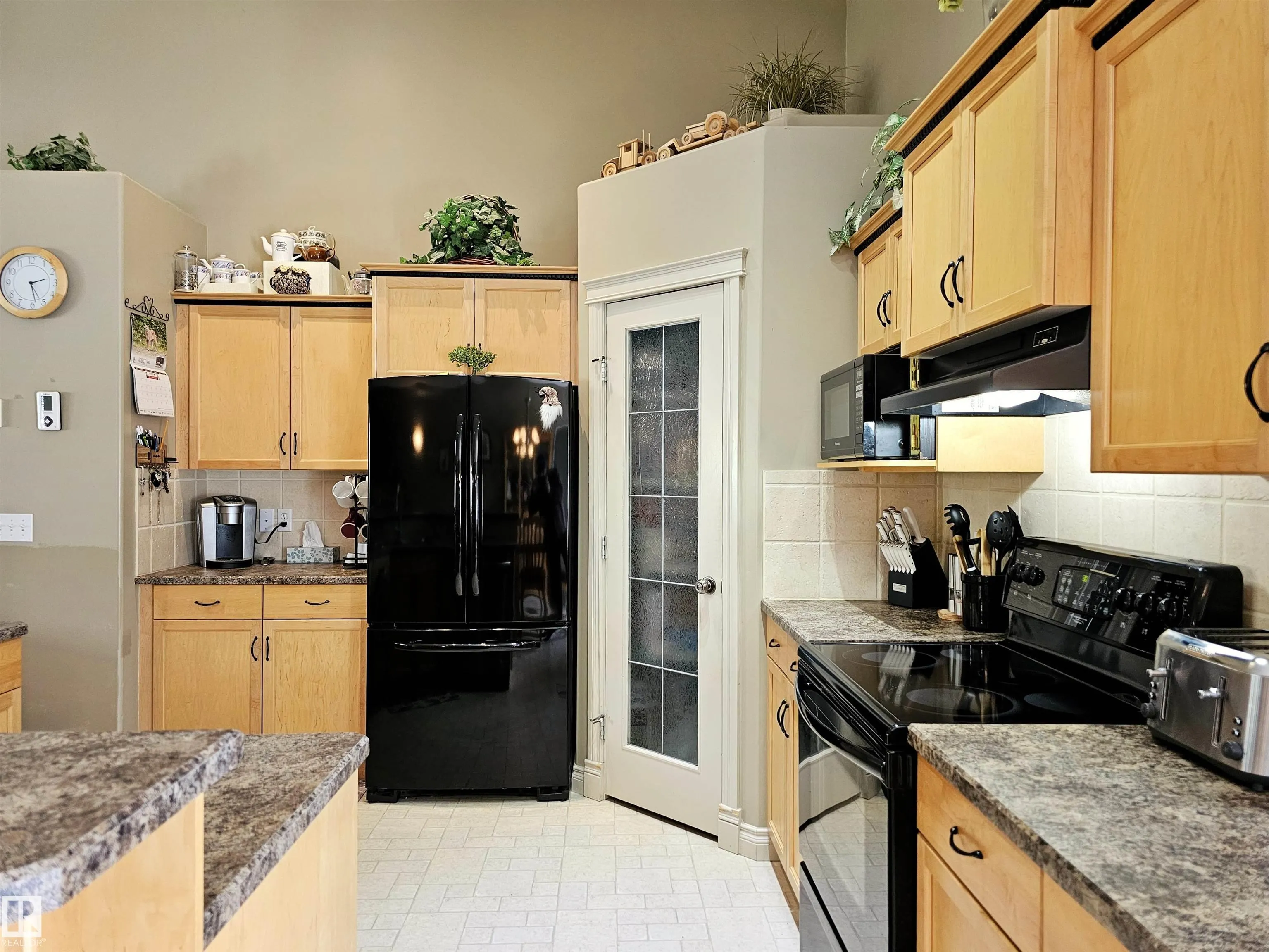 5 ALDERSON Close