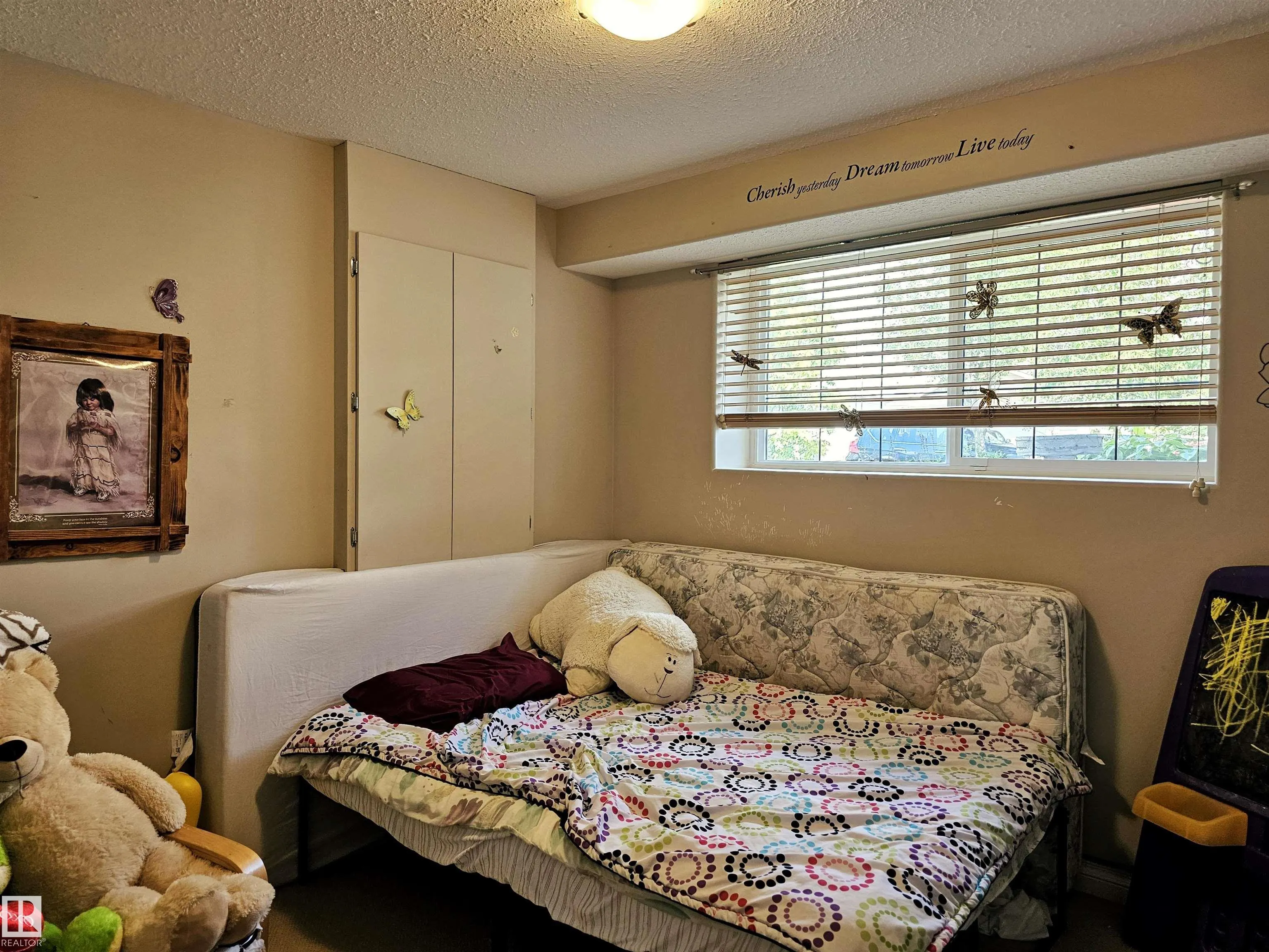 5 ALDERSON Close