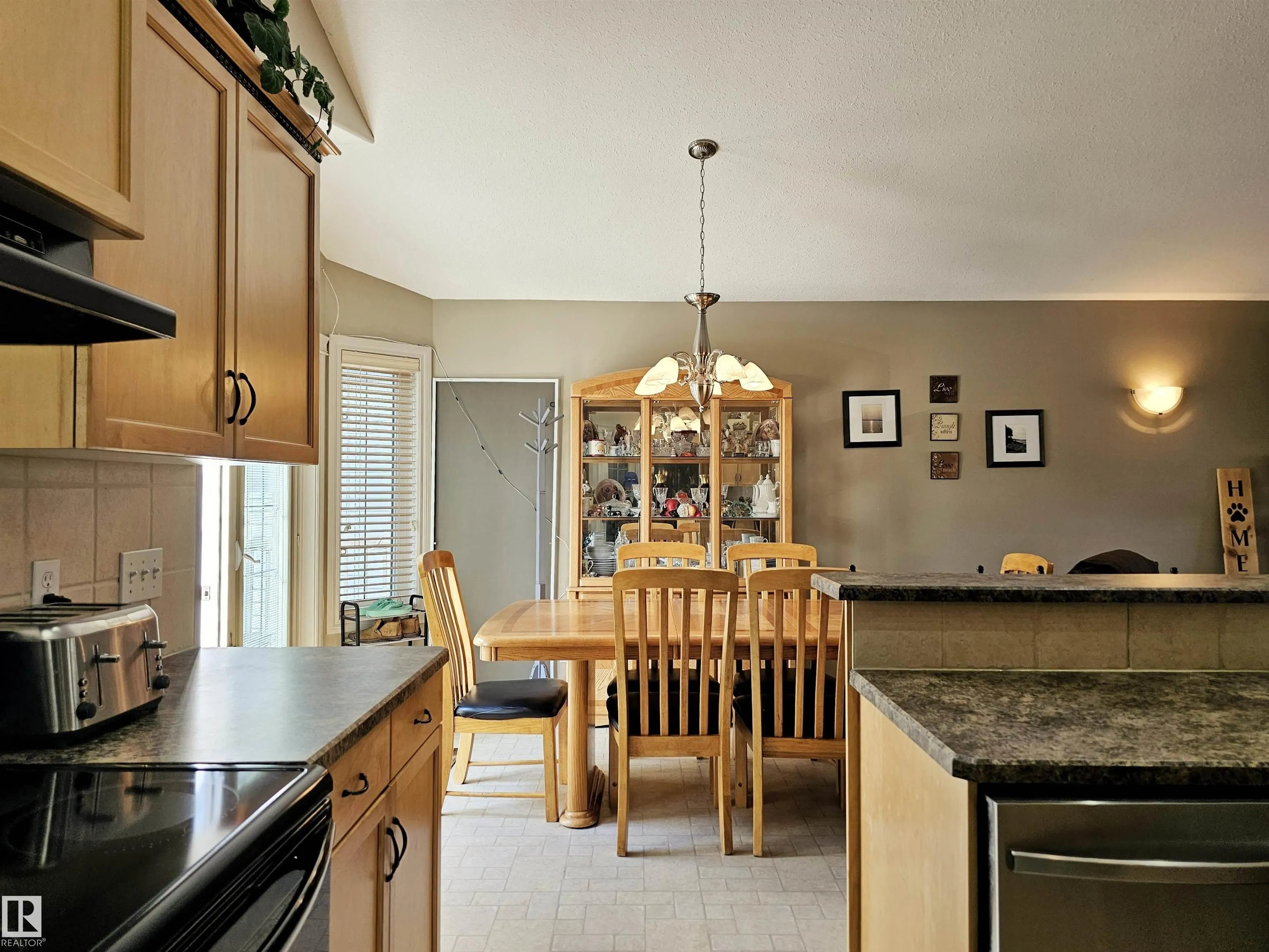 5 ALDERSON Close