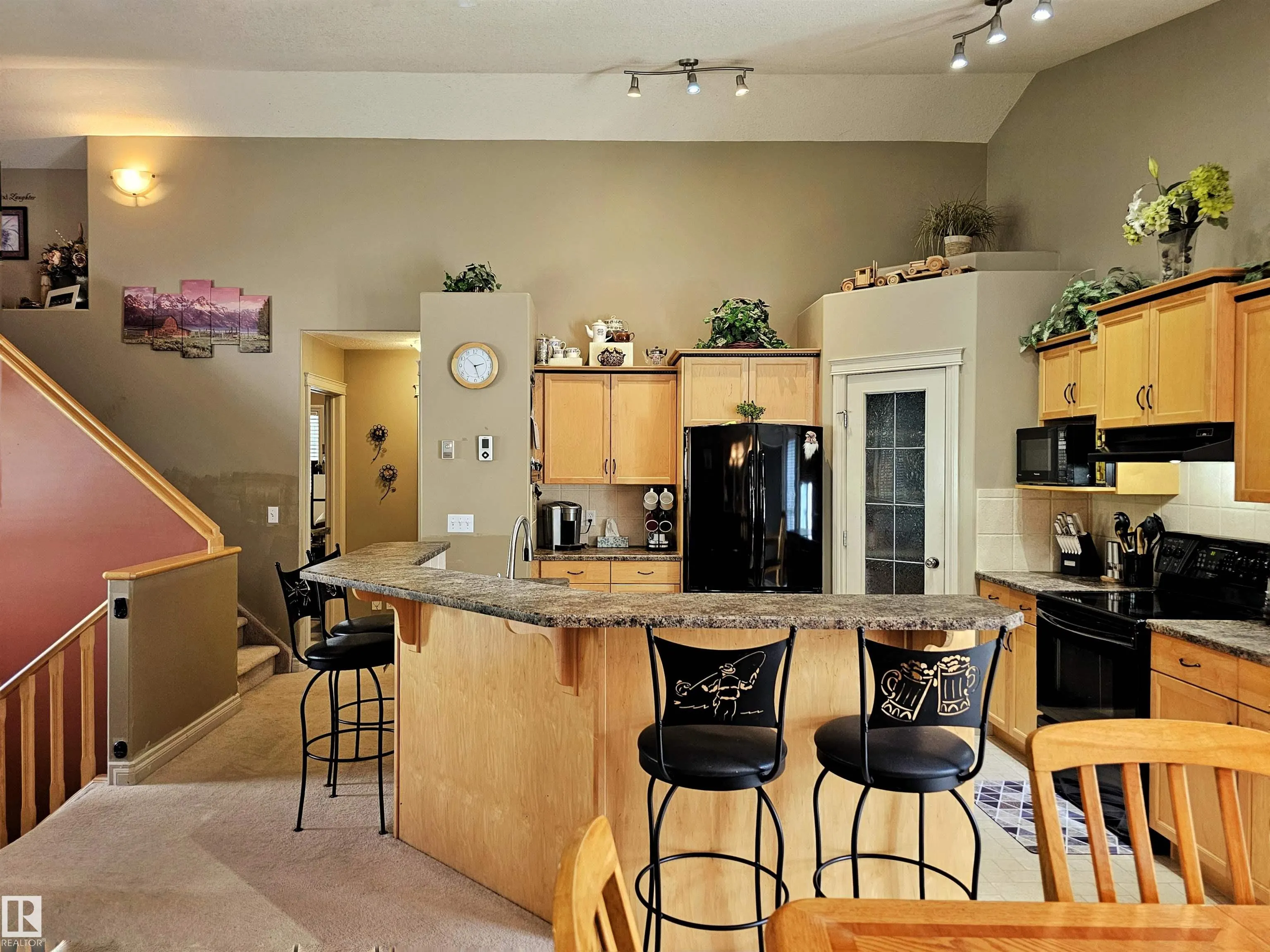 5 ALDERSON Close
