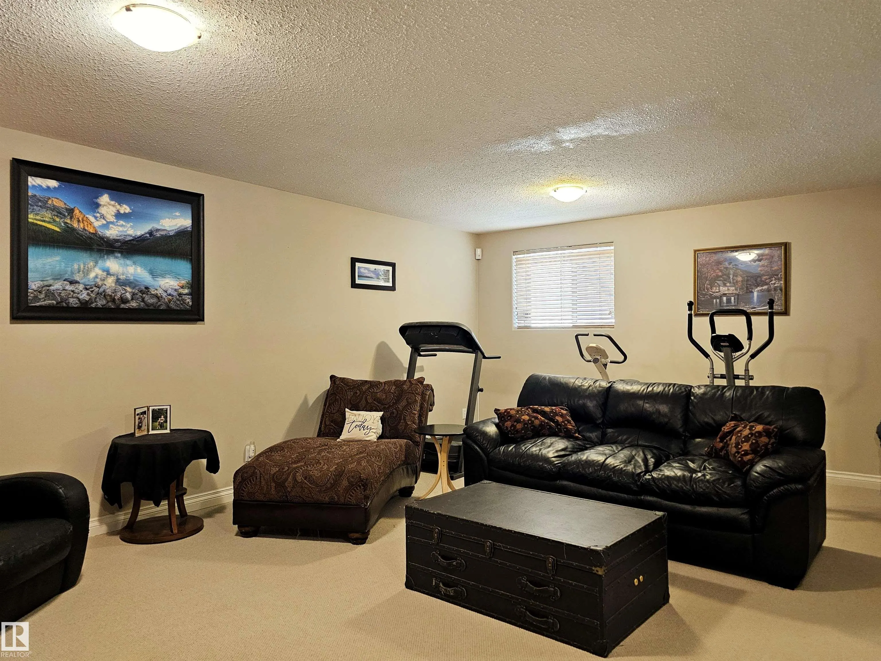 5 ALDERSON Close