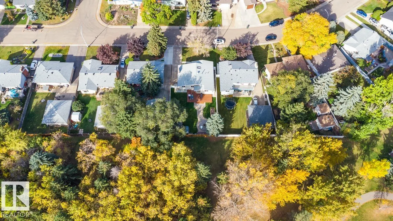 57 GARNET Crescent