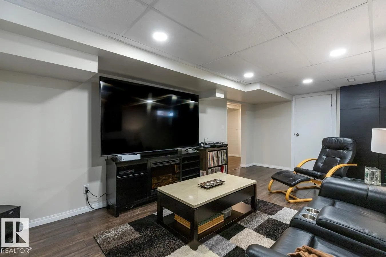 57 GARNET Crescent