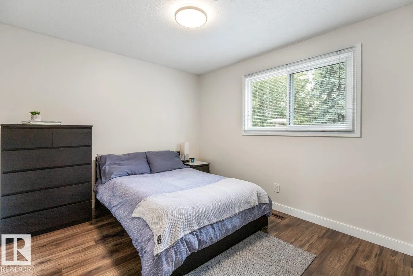 57 GARNET Crescent
