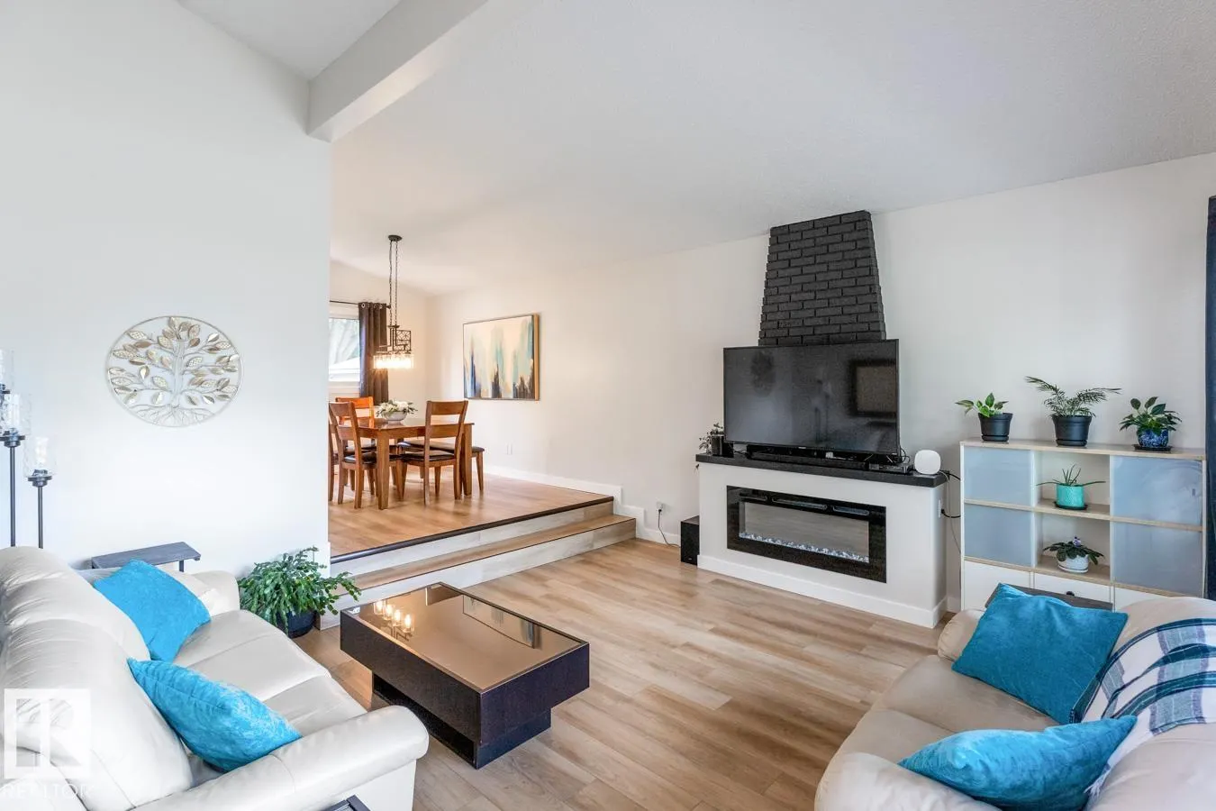 57 GARNET Crescent