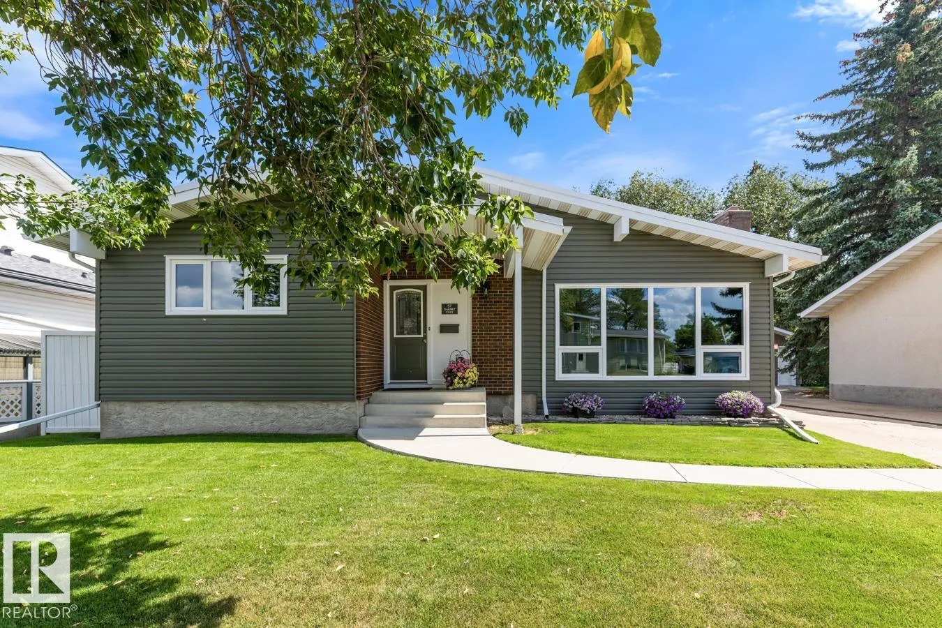 57 GARNET Crescent