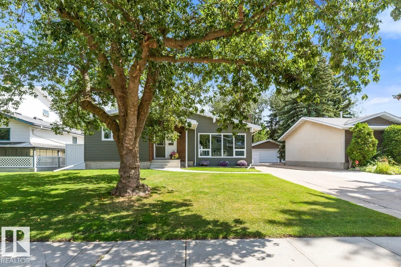 57 GARNET Crescent