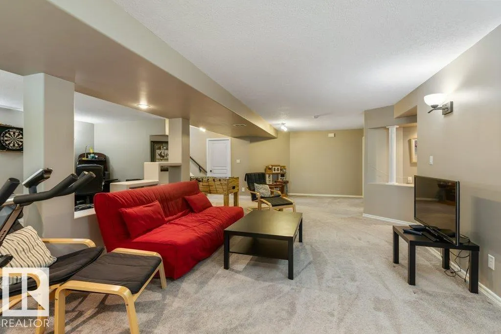 31 EVEREST Crescent