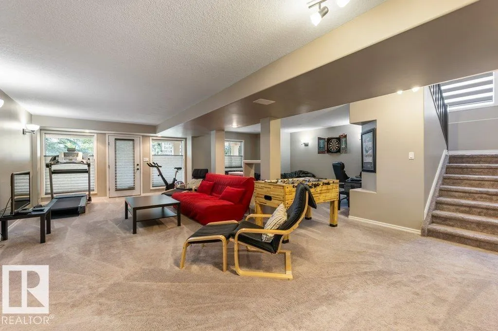 31 EVEREST Crescent