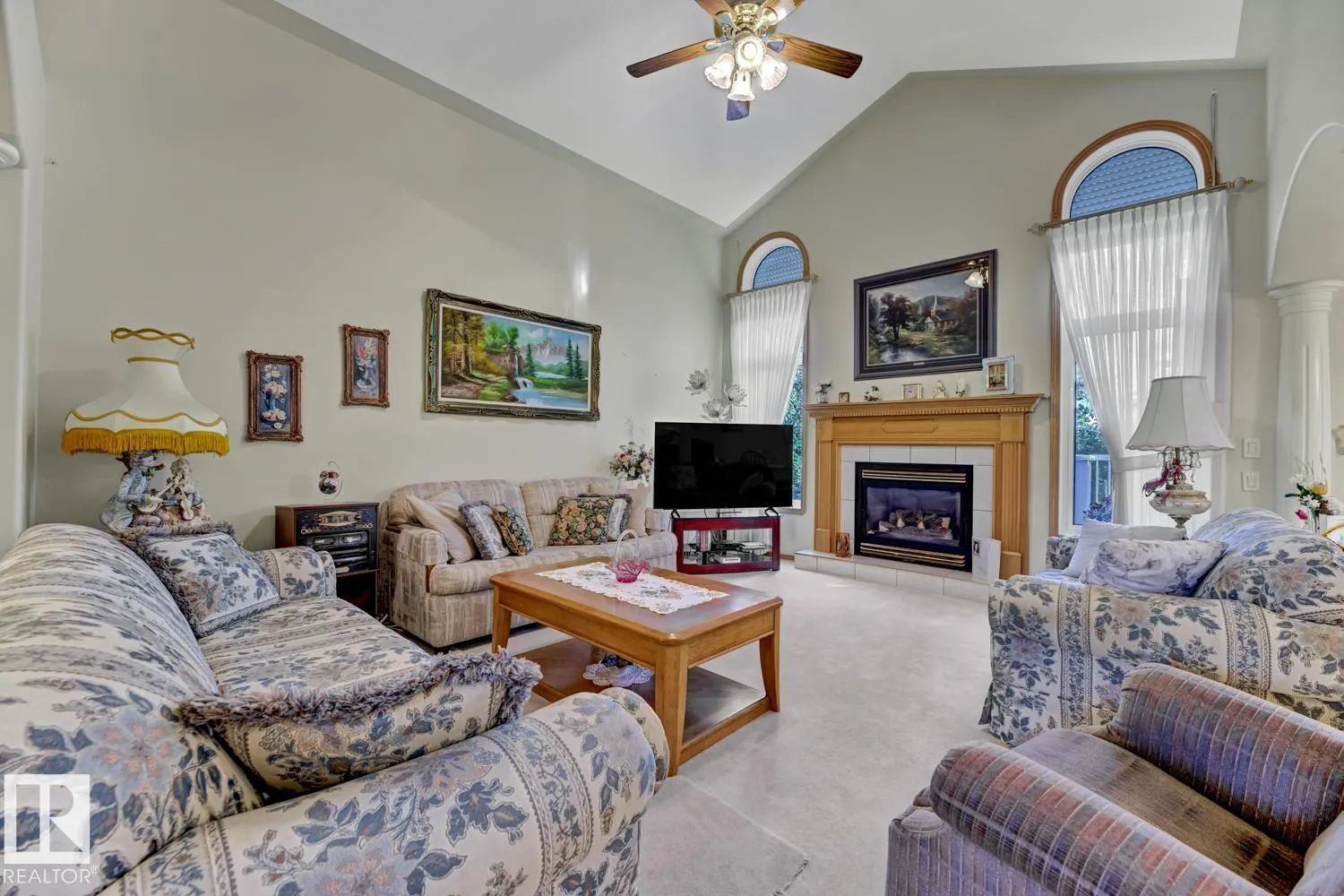 269 HAWKVIEW Crest