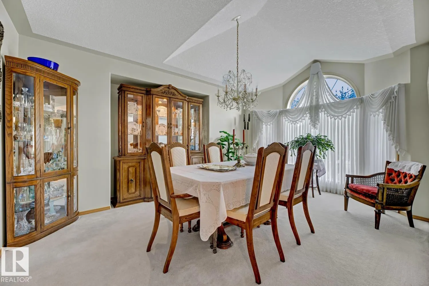 269 HAWKVIEW Crest