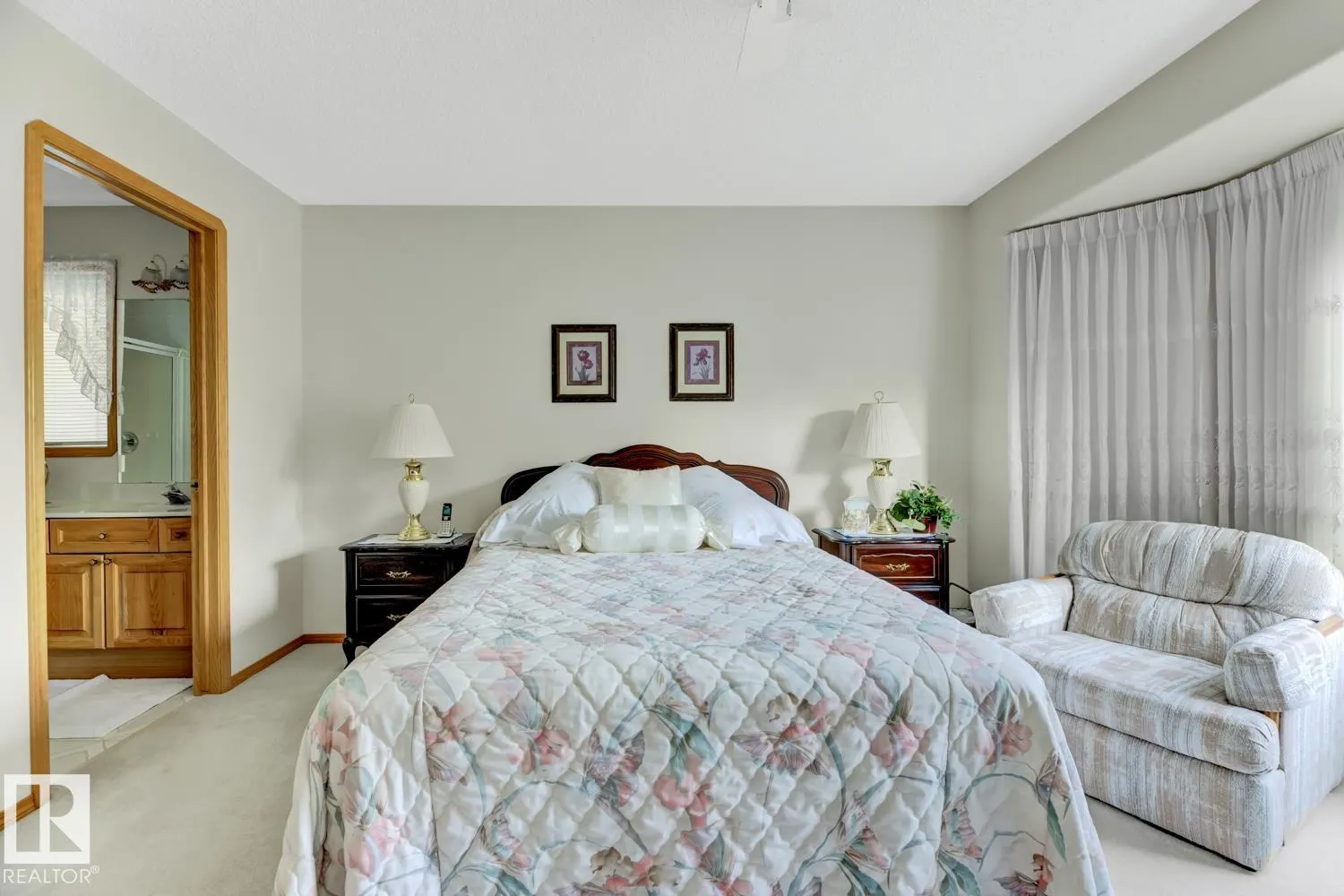 269 HAWKVIEW Crest