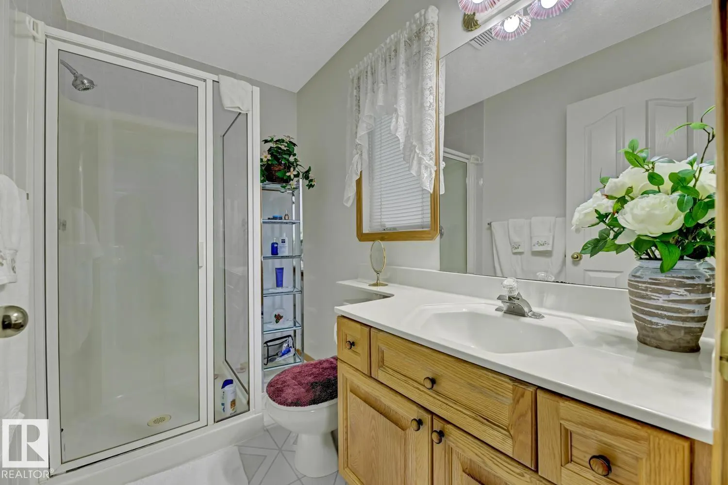 269 HAWKVIEW Crest