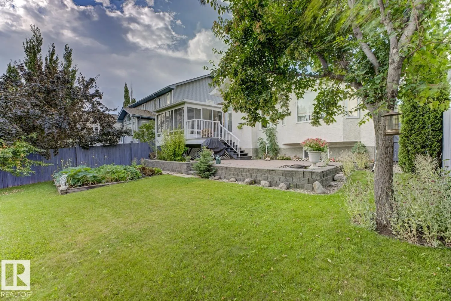 269 HAWKVIEW Crest