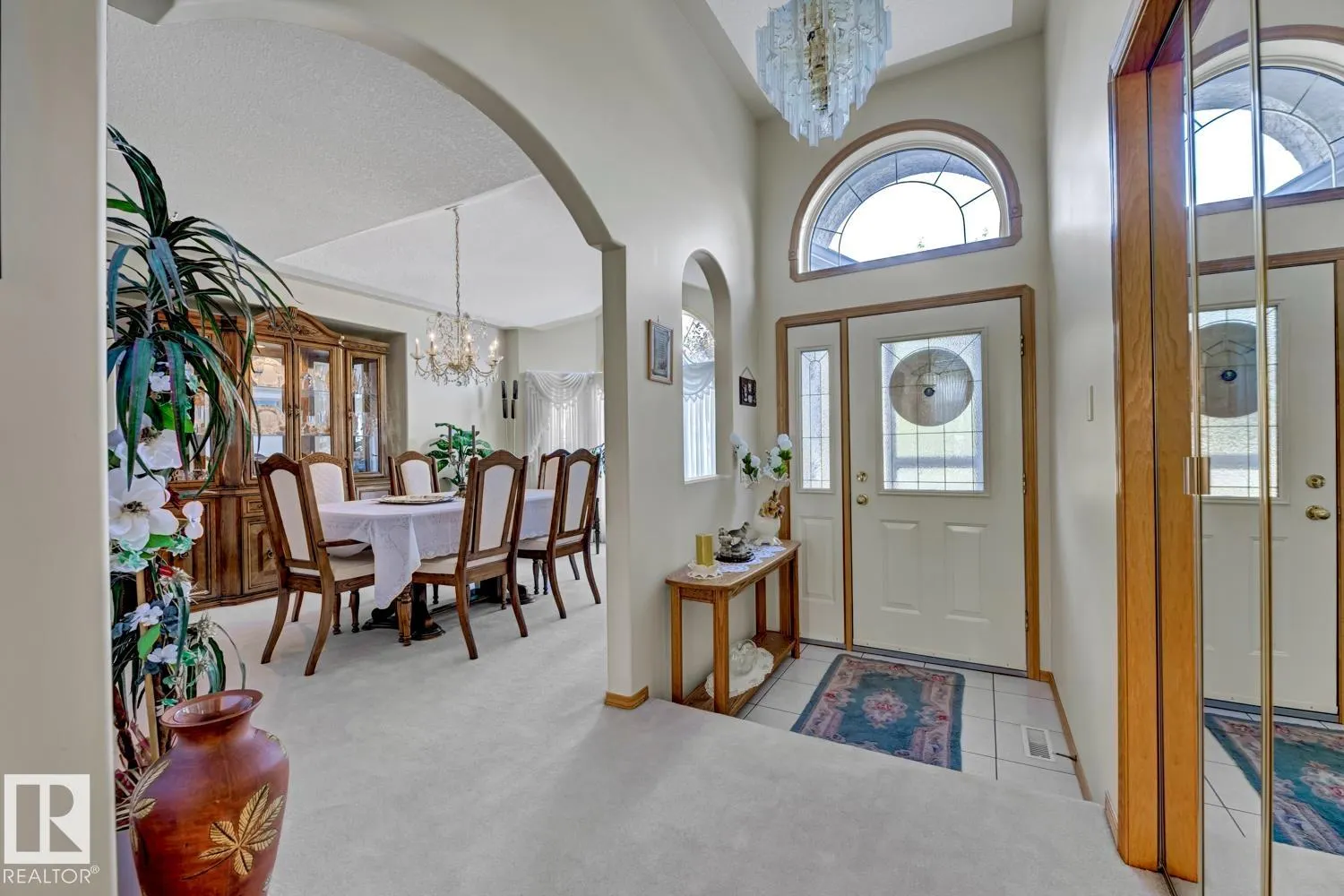 269 HAWKVIEW Crest