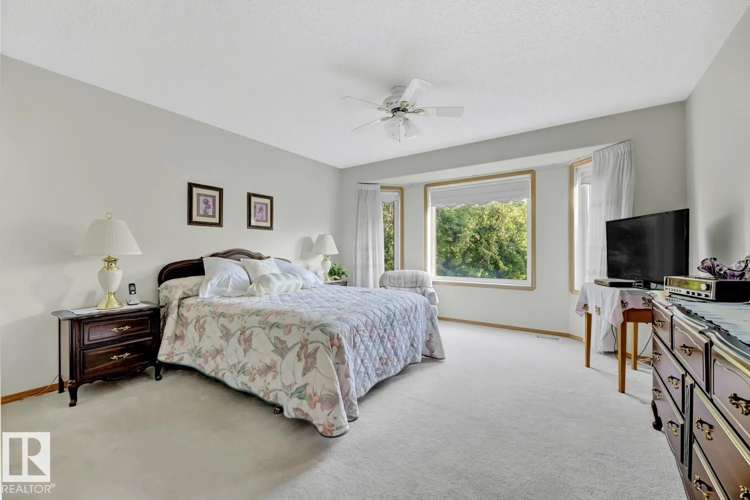 269 HAWKVIEW Crest