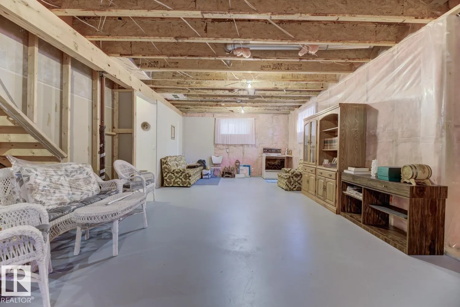 269 HAWKVIEW Crest
