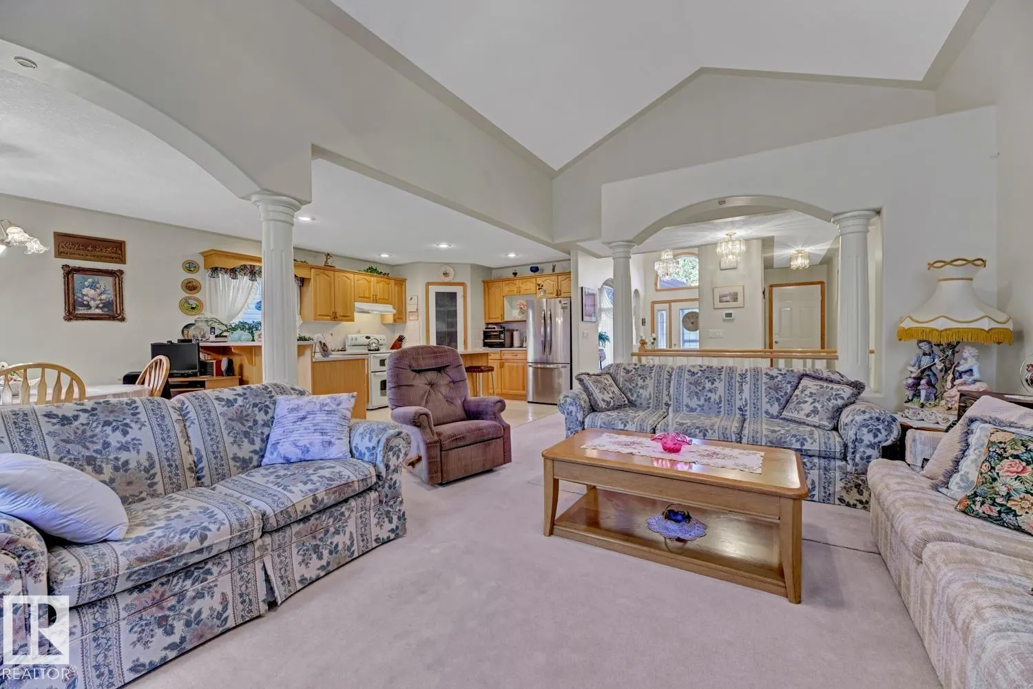 269 HAWKVIEW Crest