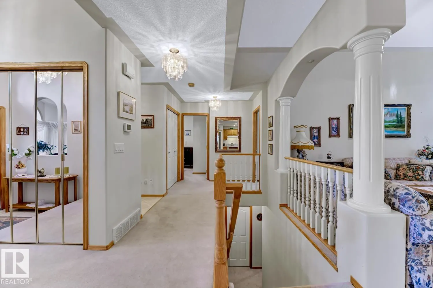 269 HAWKVIEW Crest