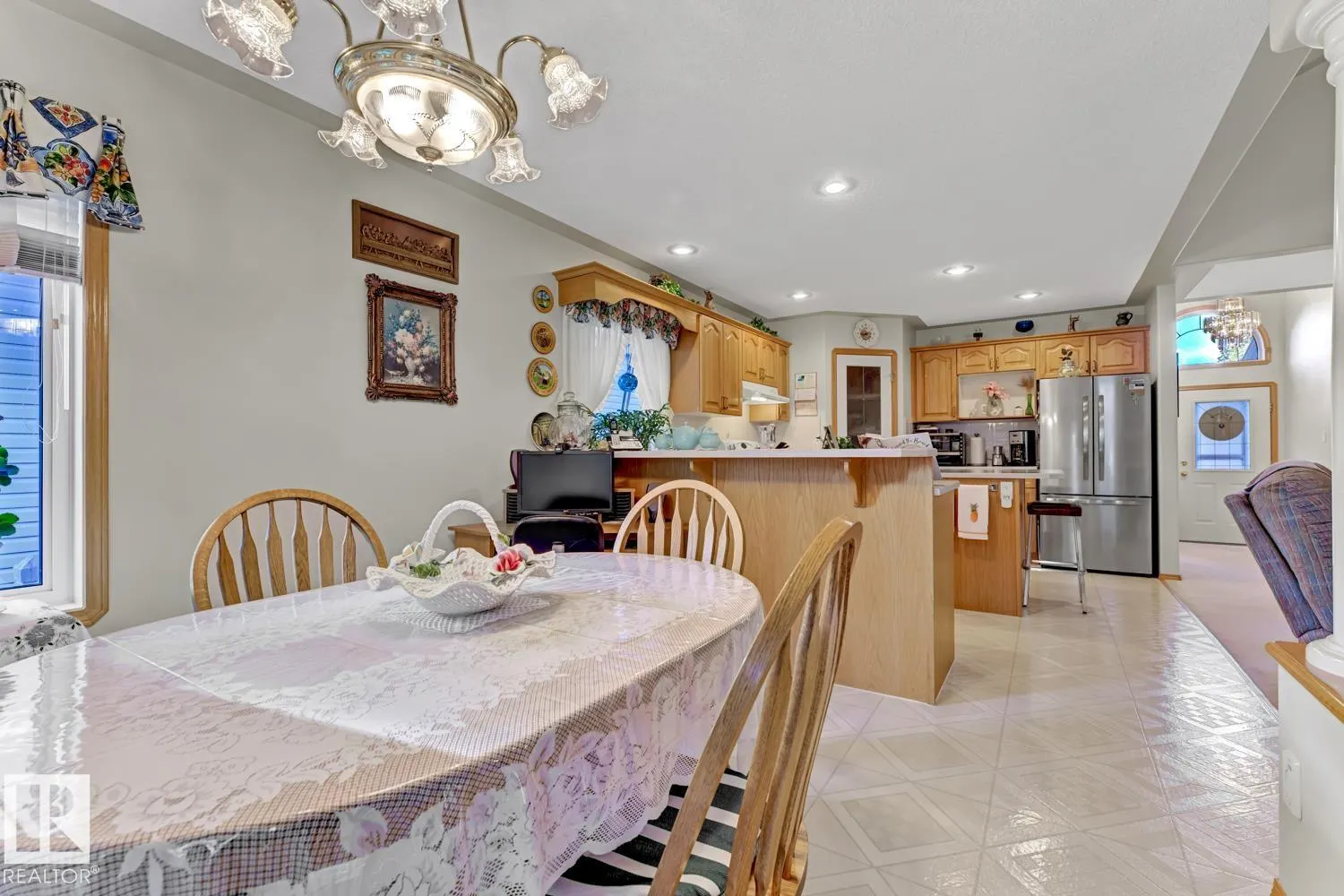 269 HAWKVIEW Crest