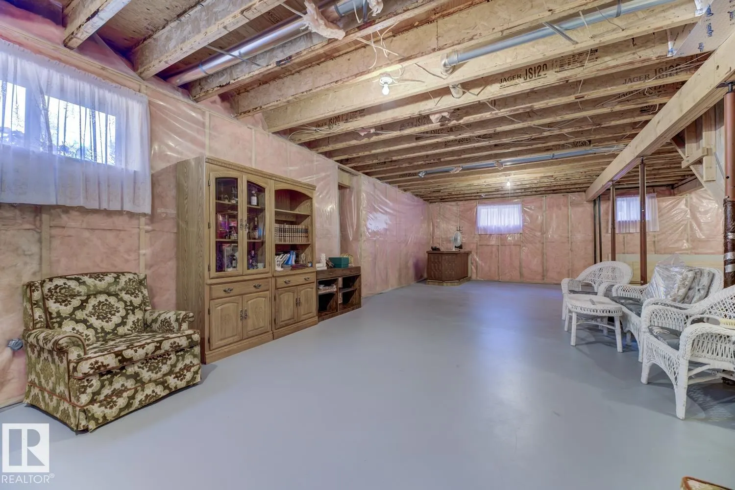 269 HAWKVIEW Crest