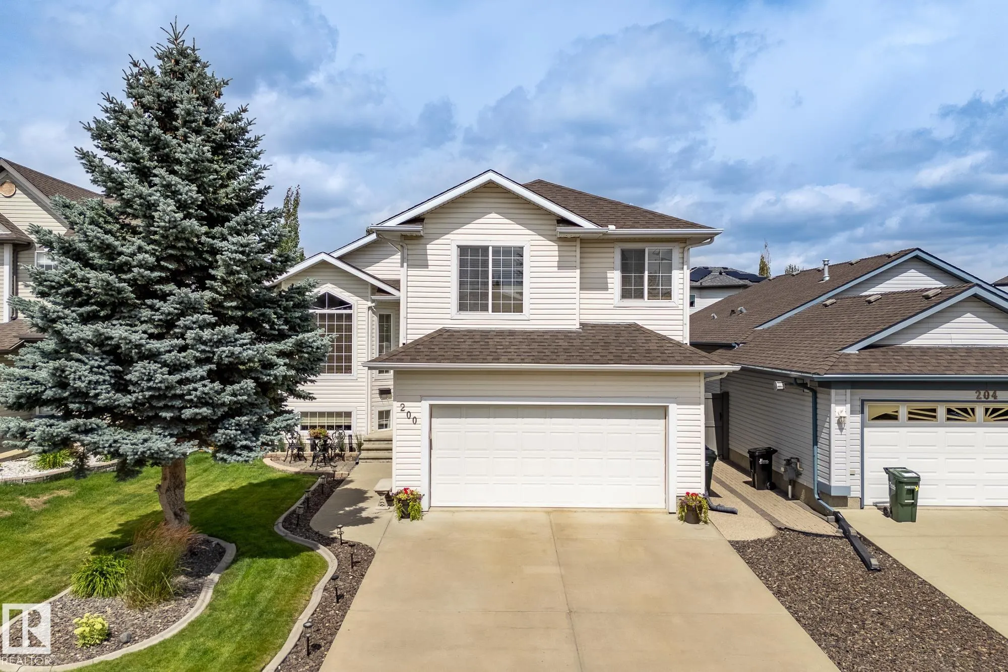 200 FORREST Drive