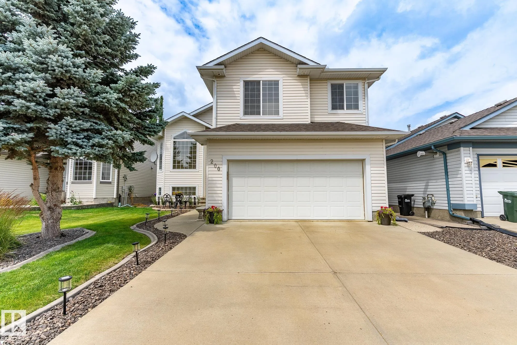 200 FORREST Drive