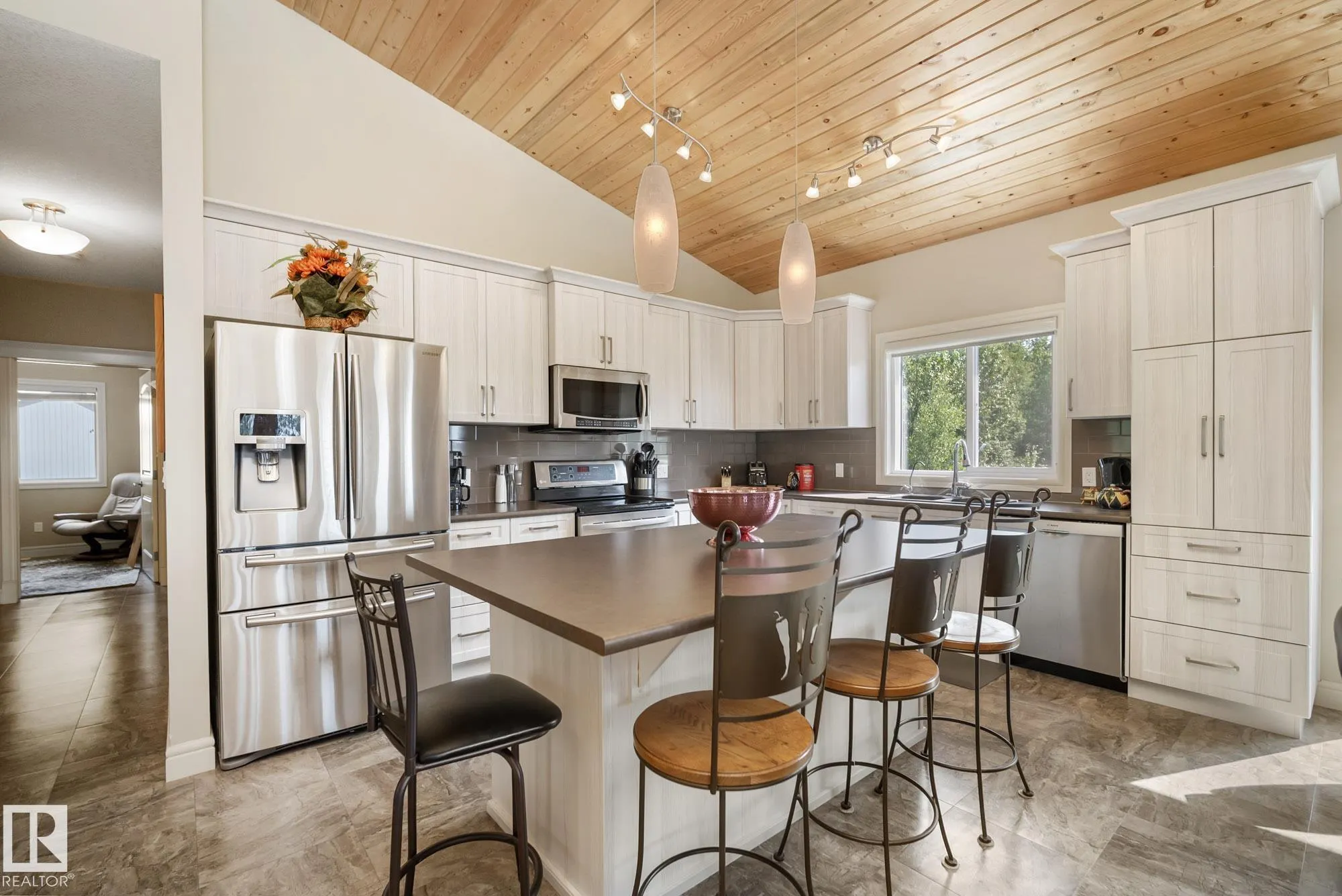 4518 LAKESHORE Road