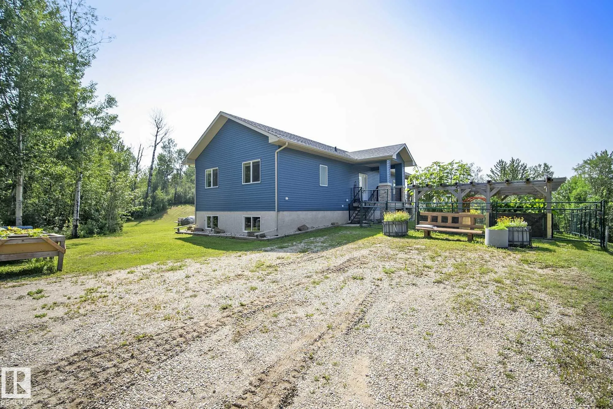 4518 LAKESHORE Road