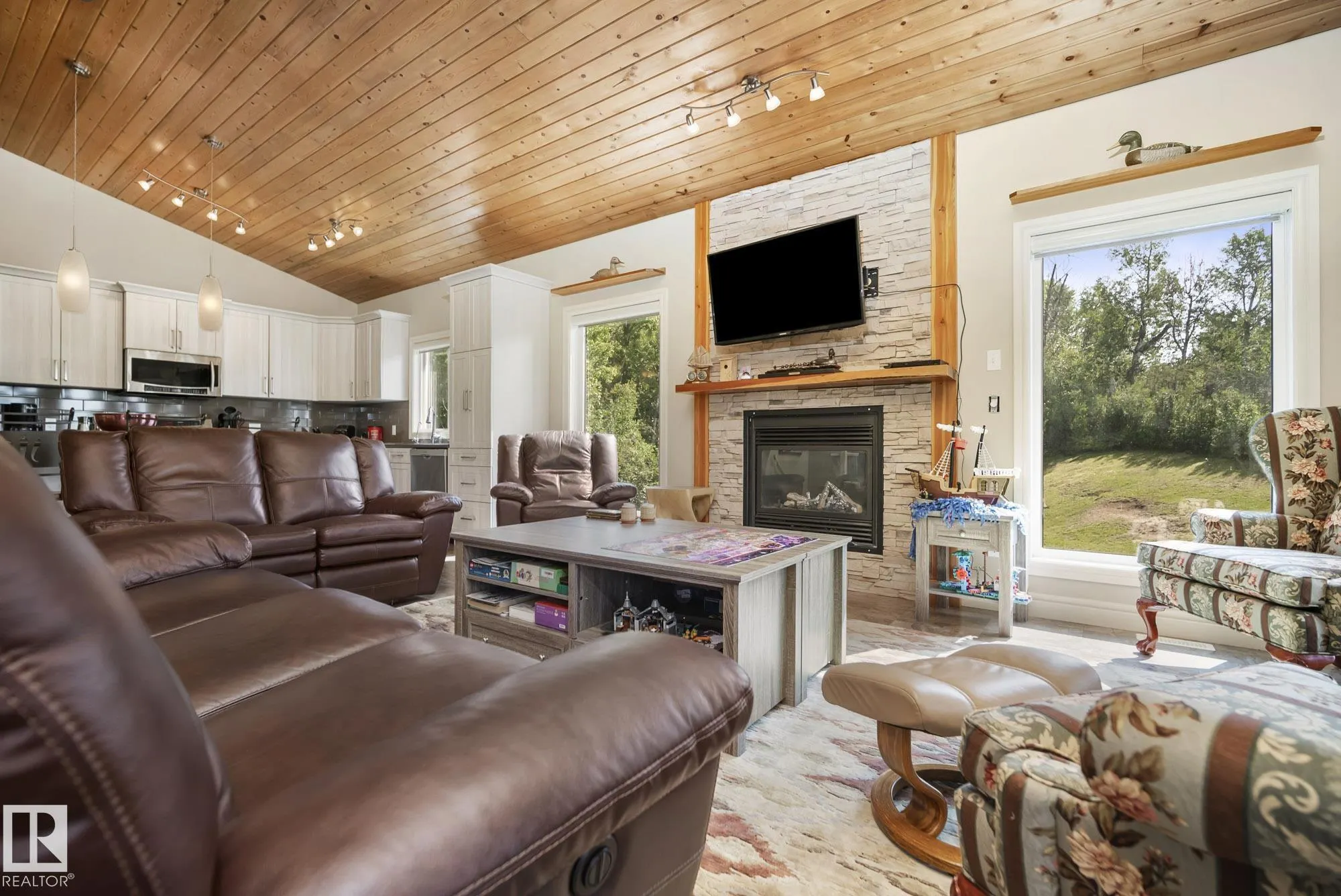 4518 LAKESHORE Road
