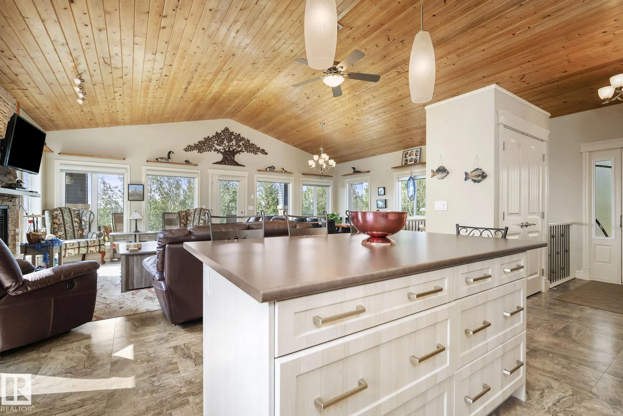 4518 LAKESHORE Road