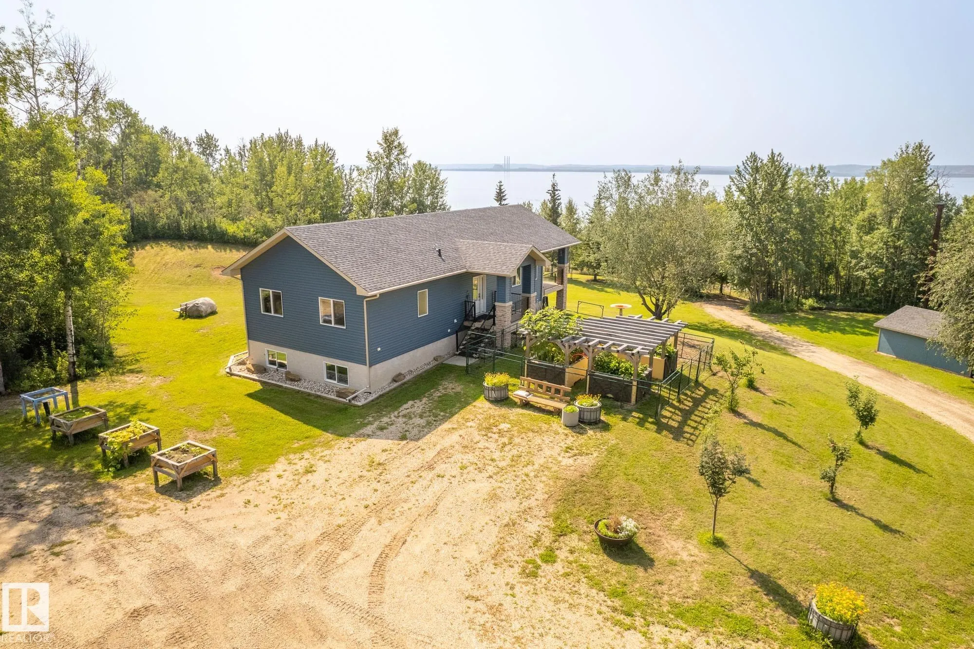 4518 LAKESHORE Road