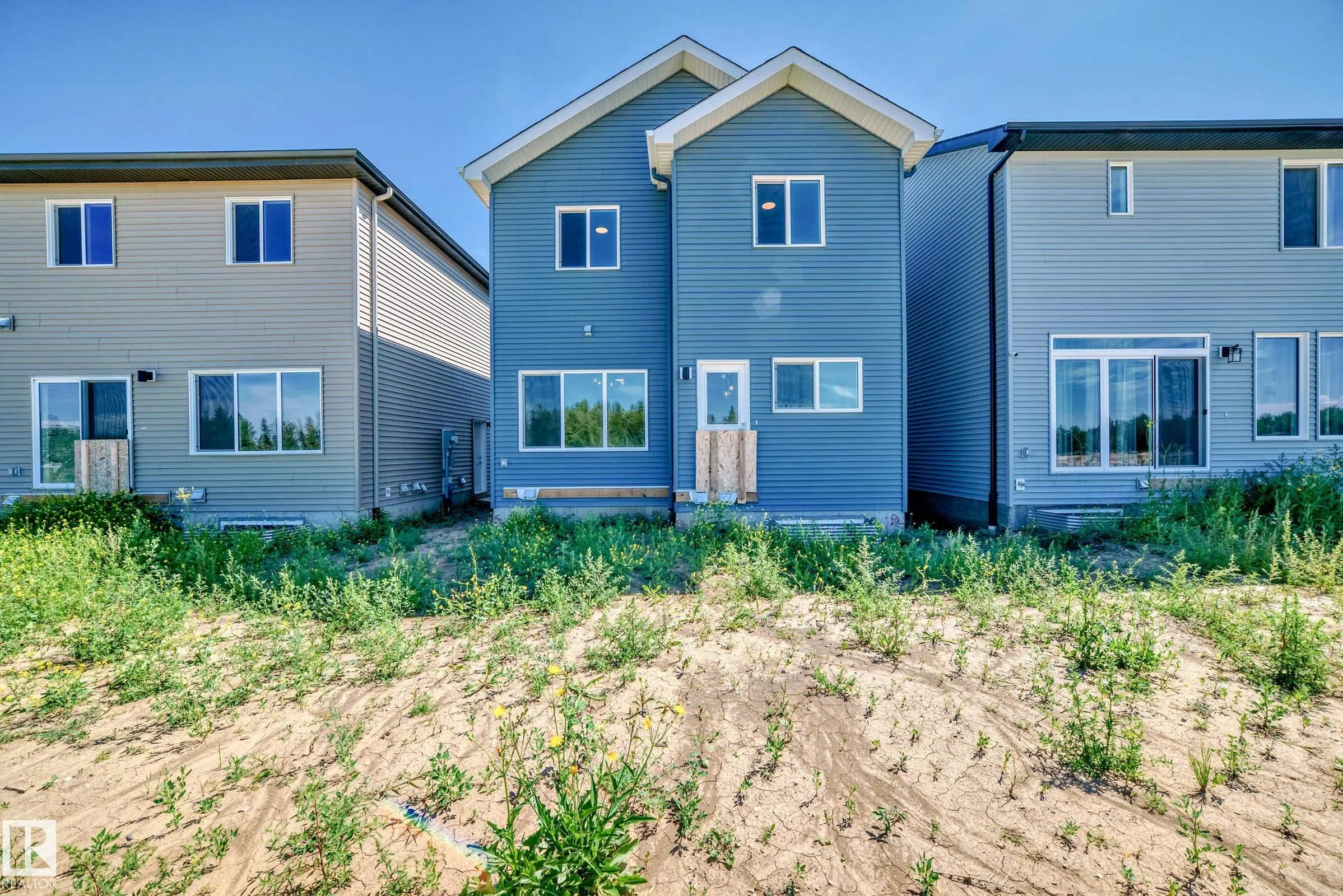 631 KINGLET Boulevard