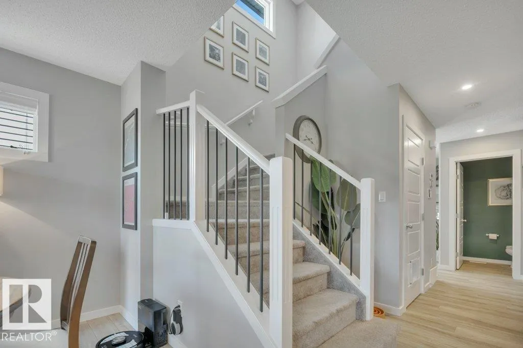 14 ROLSTON Court