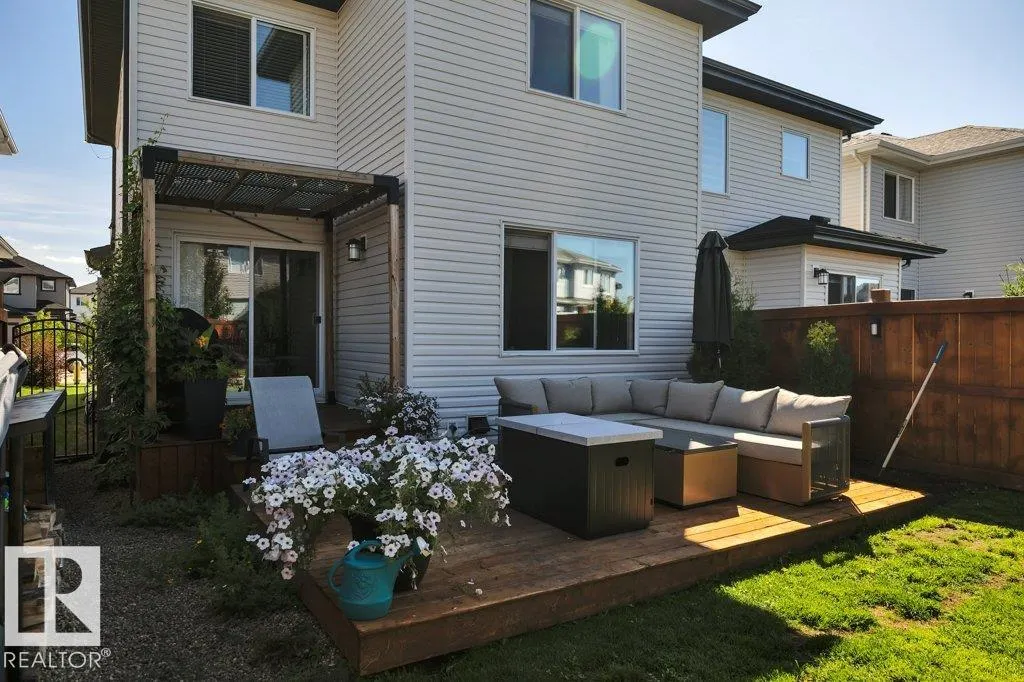 14 ROLSTON Court
