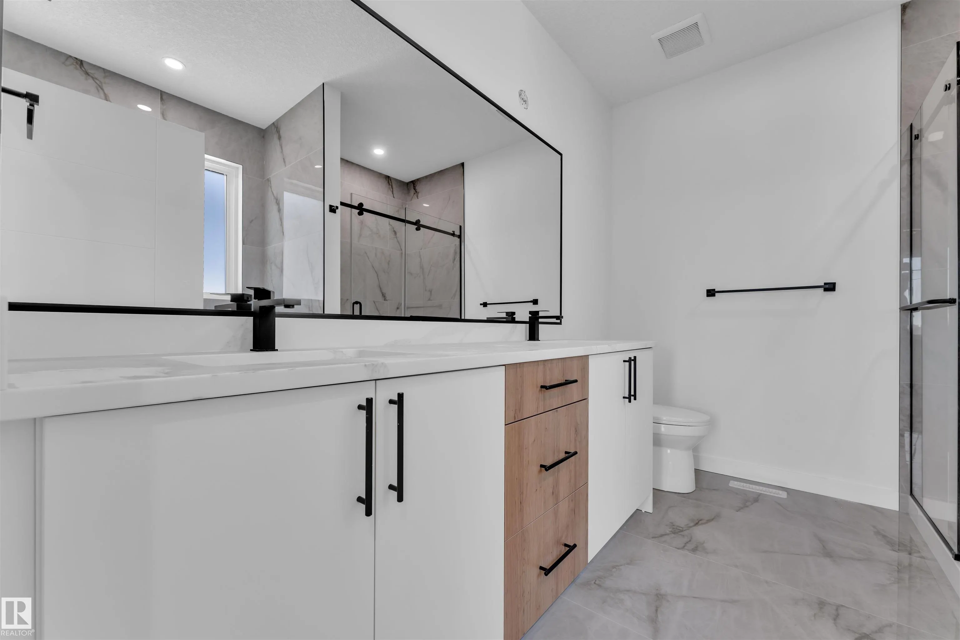121 Lilac Close