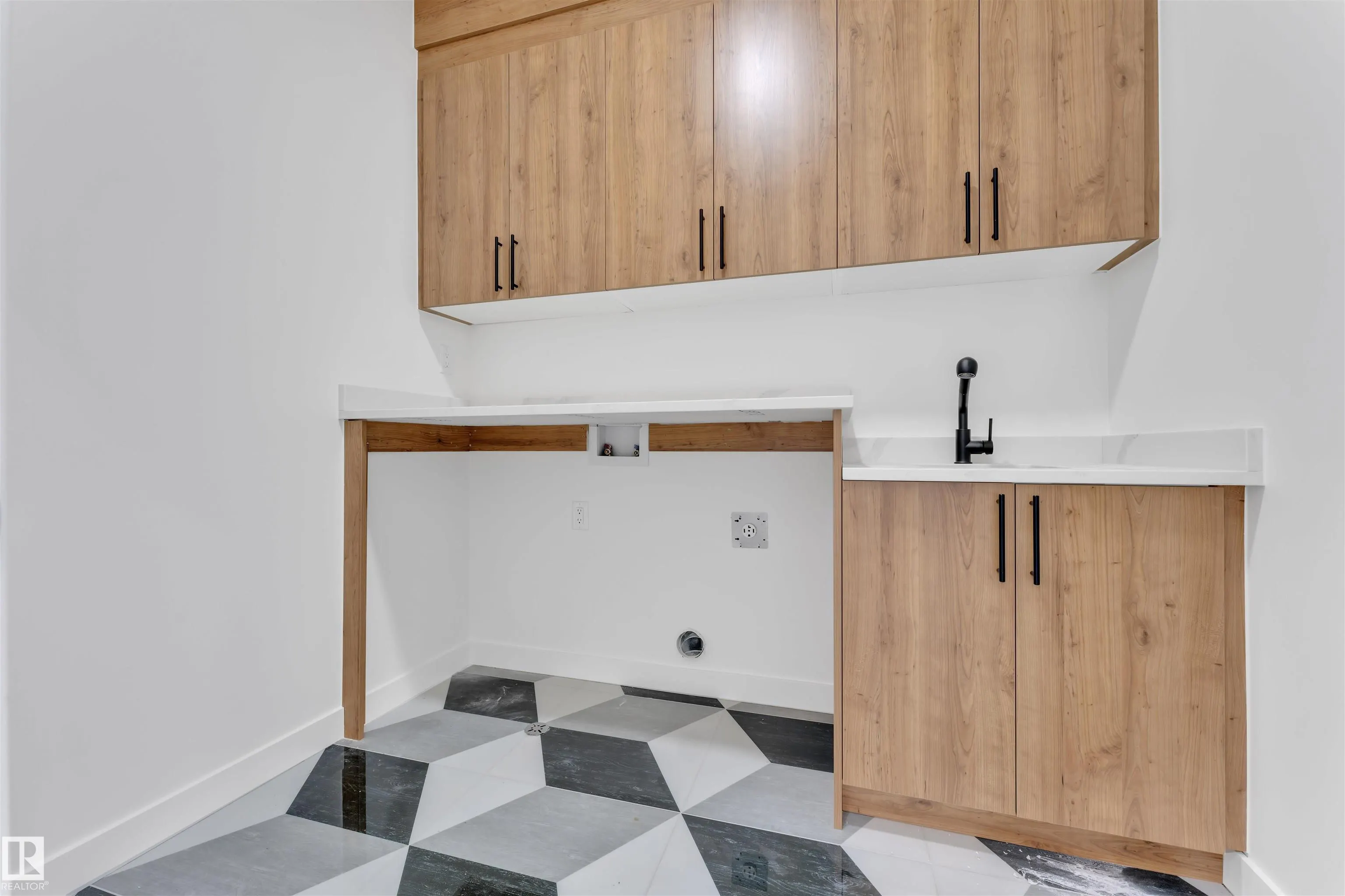 121 Lilac Close